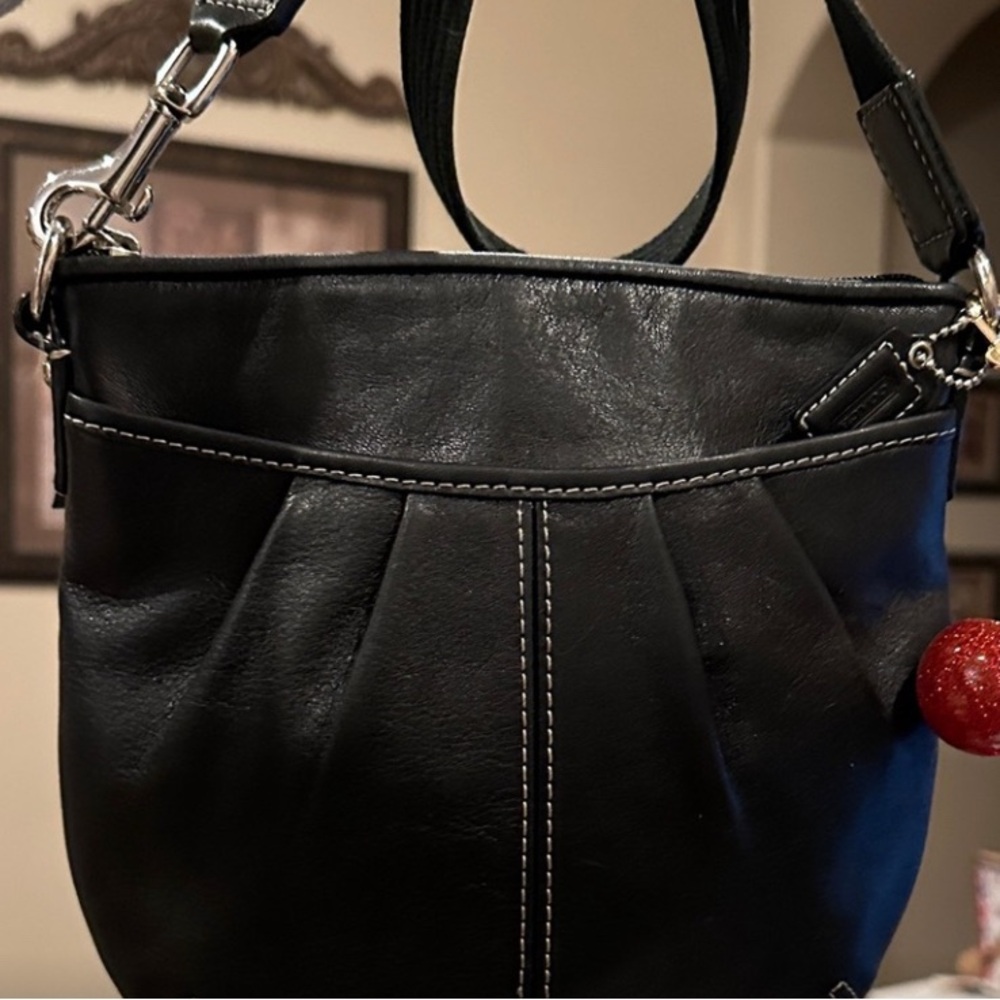 Vintage Coach Black Leather hobo Crossbody/Shoulder bag CHERRY 🍒 CHARM NOT INCLU